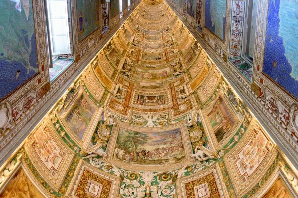 hall of maps flipped (as shot wb)